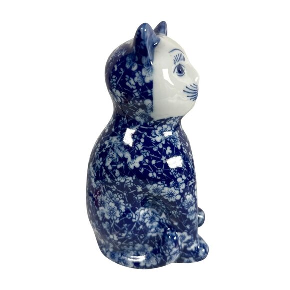 Vintage Chintz Blue And White Floral Porcelain Cat Figurine 8” - Picture 4 of 6